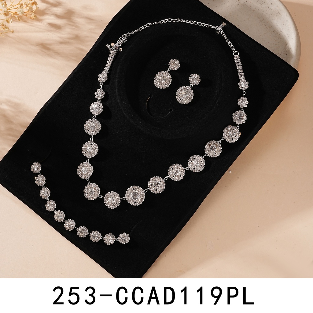 collar y aro y pulsera