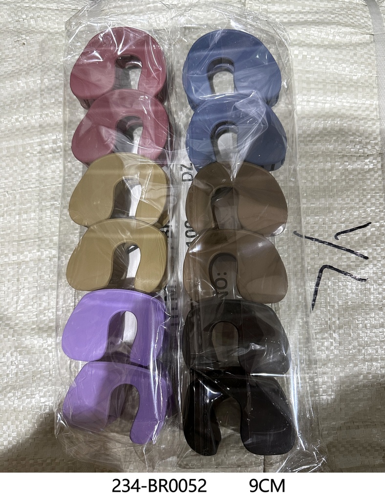 BROCHES