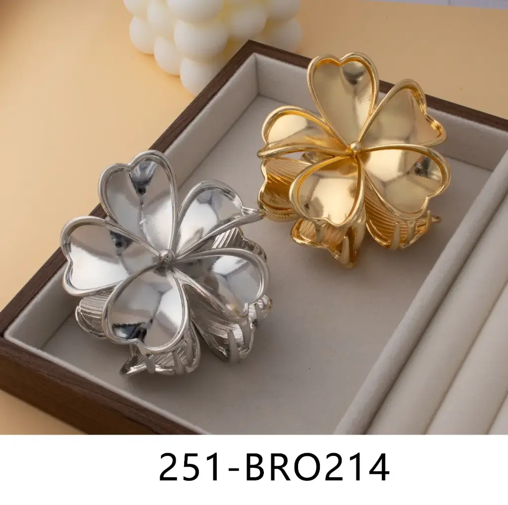 broche