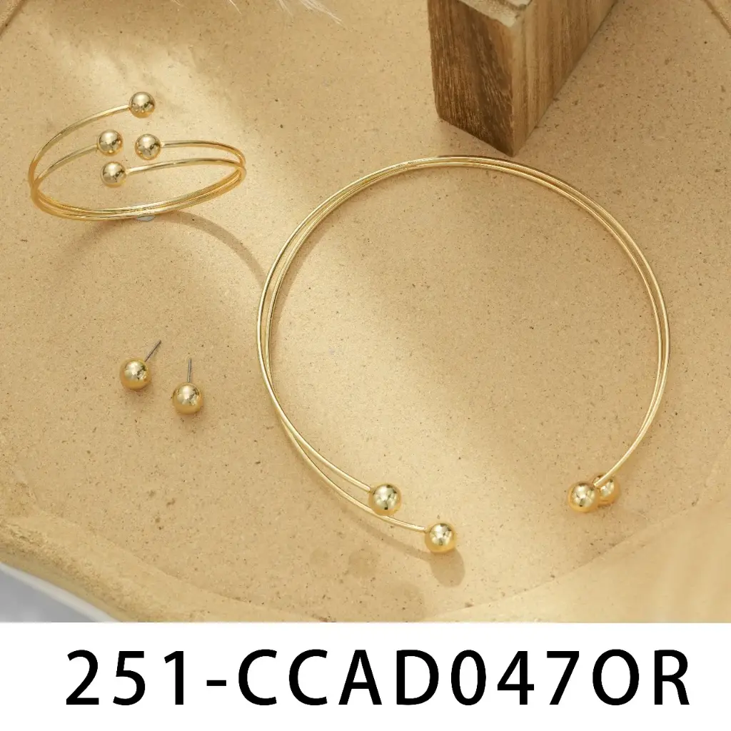 collar y aro y pulsera