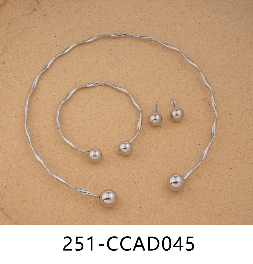 Collar y aro y Pulsera