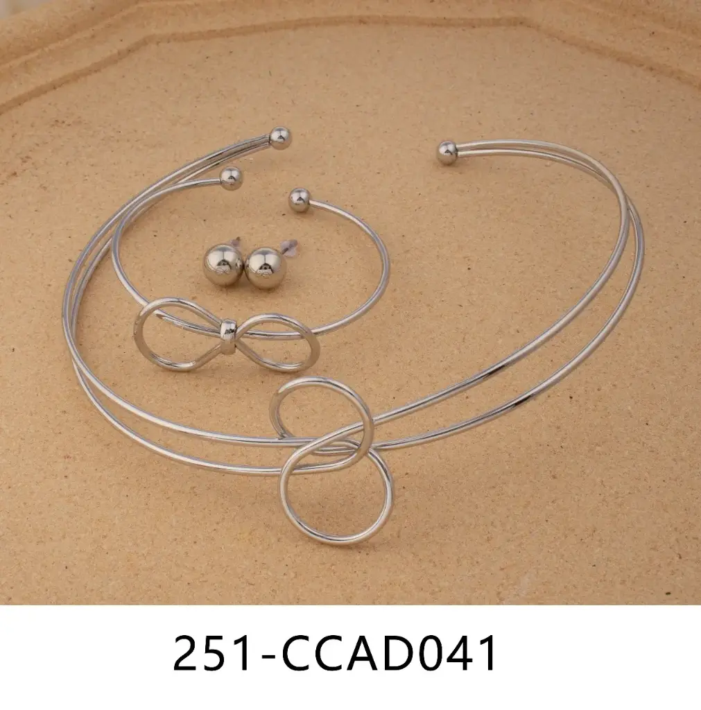Collar y aro y Pulsera