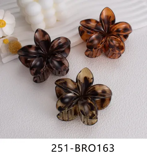 [251-BRO163] broche